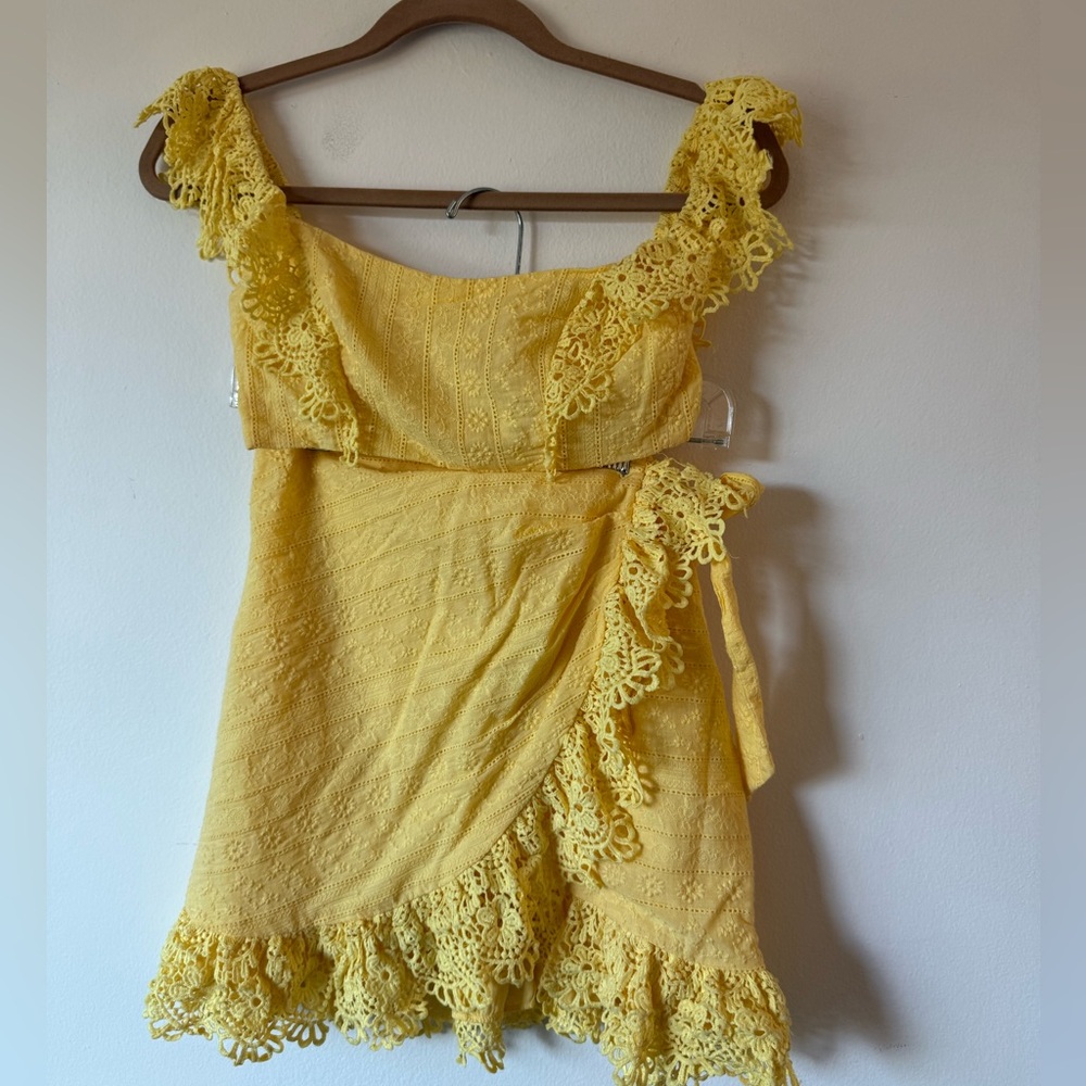 Yellow Eyelet Set